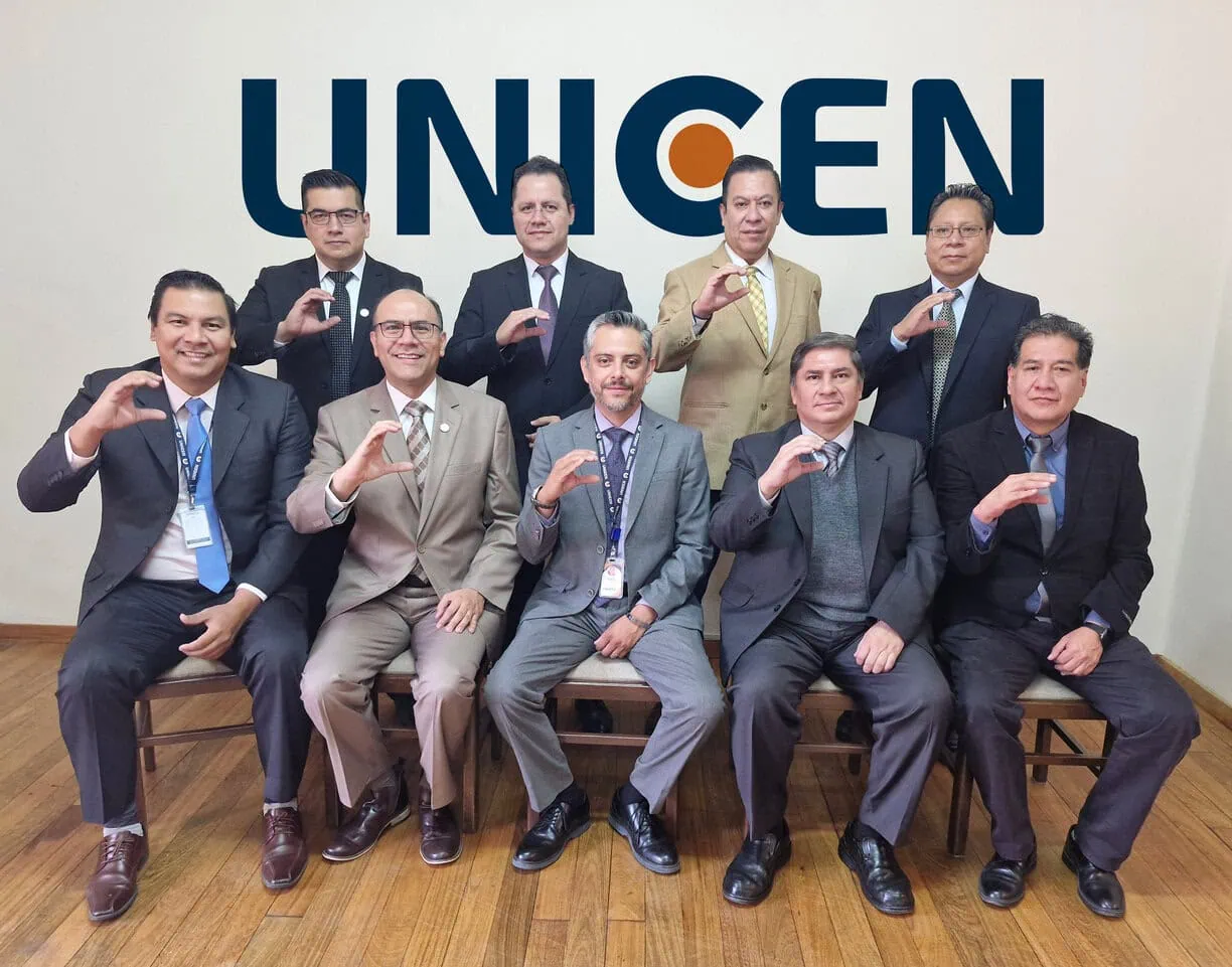 Fotografía de las principales autoridades UNICEN 2025